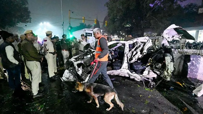 দিল্লির লাল কেল্লার কাছে ভয়াবহ বিস্ফোরণ, মৃত ৮, ভারতজুড়ে জারি সর্বোচ্চ সতর্কতা